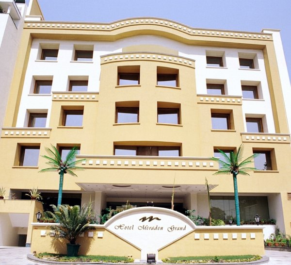 Hotel Meraden Grand