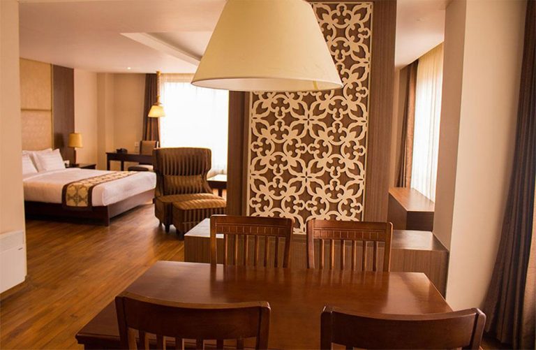 Ariya Hotel
