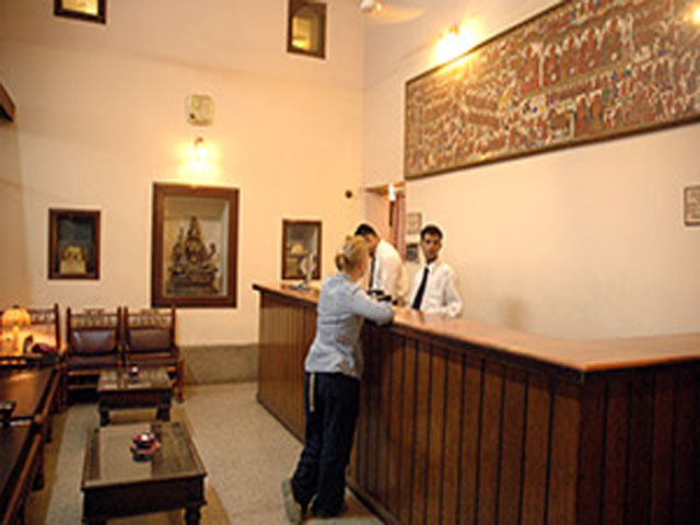 Hotel Arya Niwas