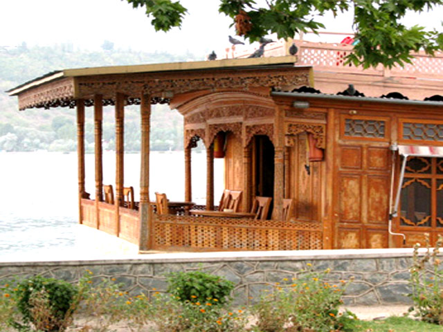 Gurkha Houseboats